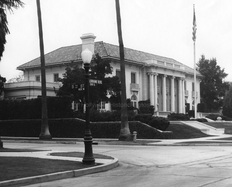 Hancock Park 1961 Chandler Estate 5th St. and Lorraine Blvd. wm.jpg